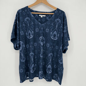 Chico's Zenergy Womens Ikat Print V-neck‎ Tee Size 4 or US XXL Blue Short Sleeve